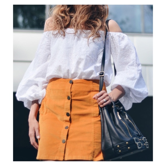 White Off the Shoulder Eyelet Puff Sleeve Blouse - Picture 3 of 9